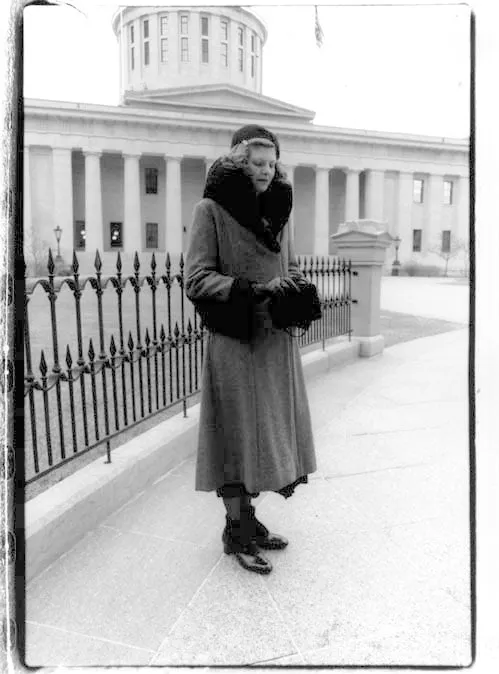 1929 Fur-Trimmed Coat with Large Collar C20-6611