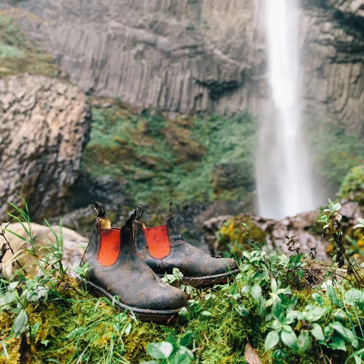 Blundstone #1316 Heritage Black Red Chelsea Boot