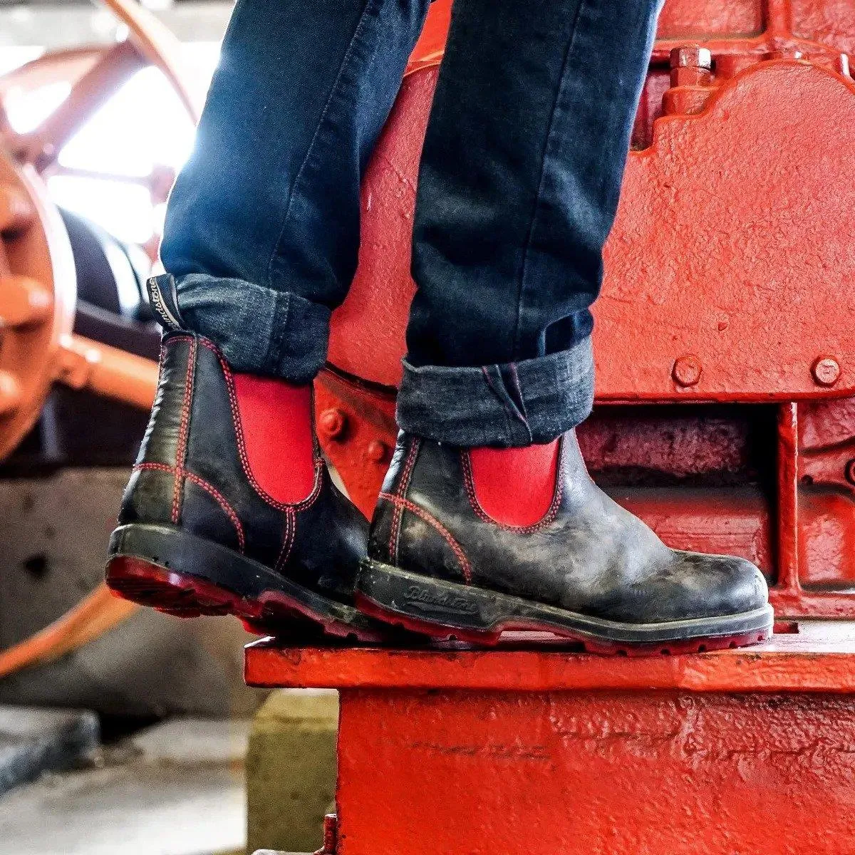 Blundstone #1316 Heritage Black Red Chelsea Boot