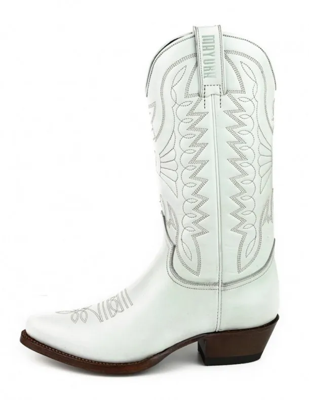 Mayura Boots women's off-white round toe cowboy boots