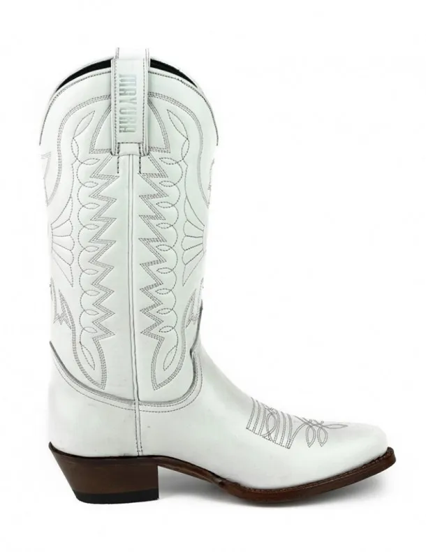 Mayura Boots women's off-white round toe cowboy boots