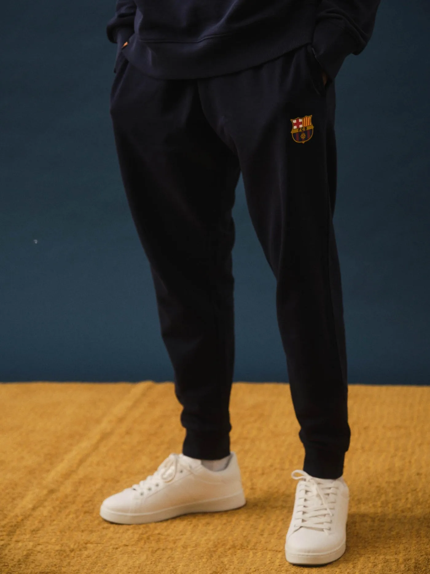 Navy Blue Sweatpants with Bara Crest