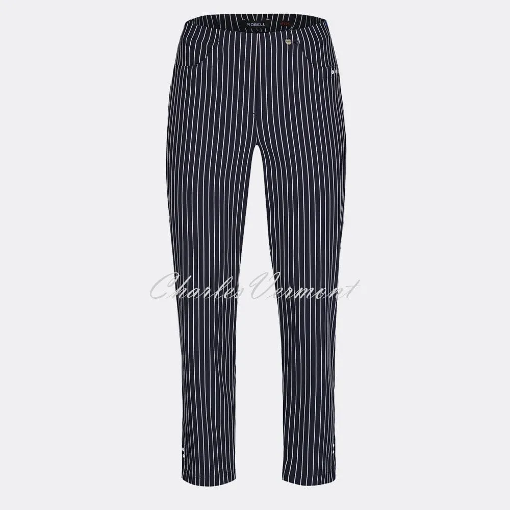 Robell Bella 09 - 7/8 Cropped Trouser 52483-54567-69 (Navy & White)