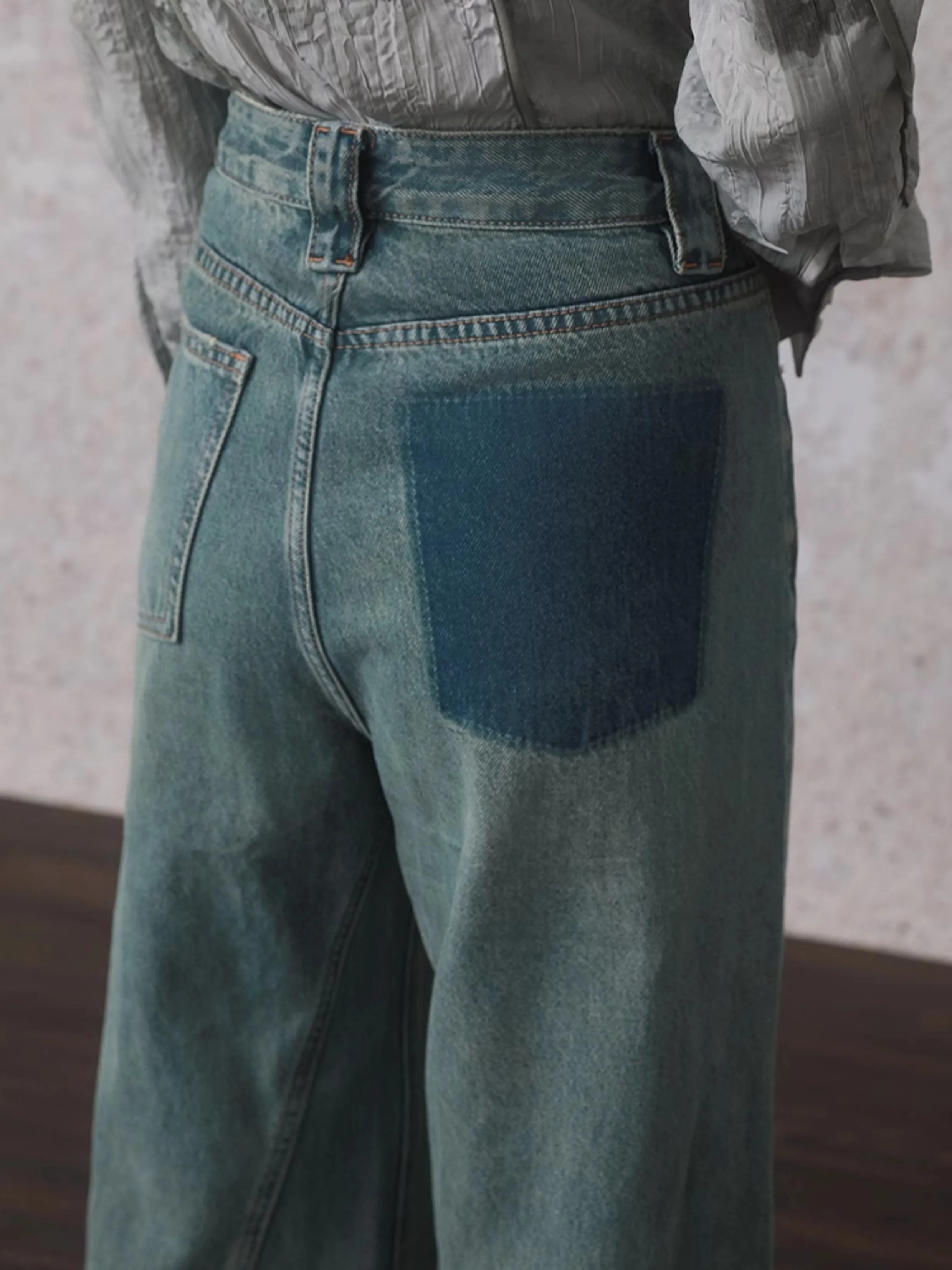 Washed And Distressed Retro Wide Leg Jeans